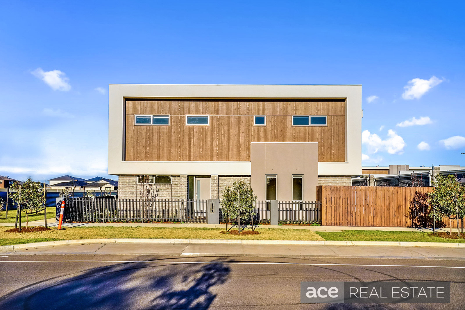 2 Pendant Walk TRUGANINA VIC 3029